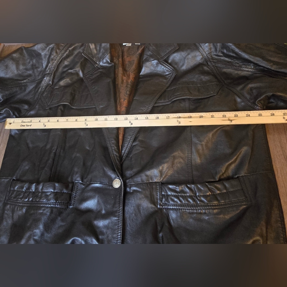 Vintage 90s Black Leather Coat Floral Buttons Shoulder Pad Baddie Jacket Blazer - Picture 10 of 10